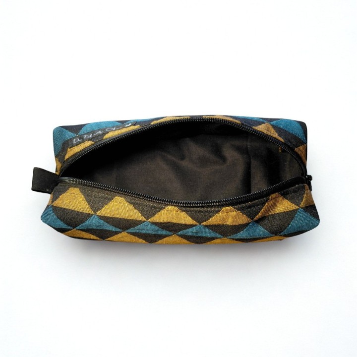 La Trousse Motif Triangle