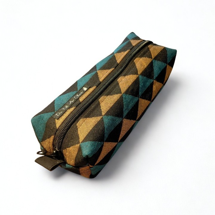 La Trousse Motif Triangle