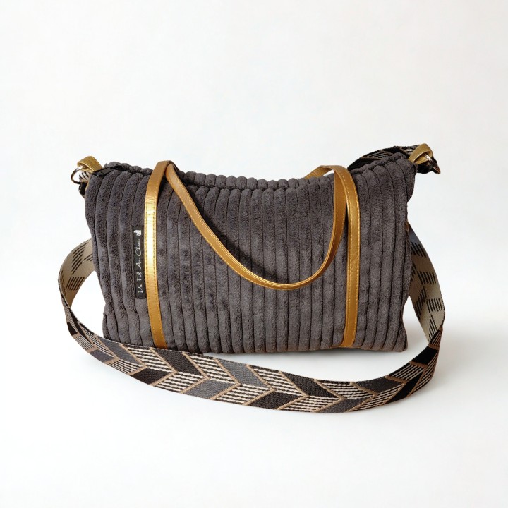 Le Velours Gris et Doré