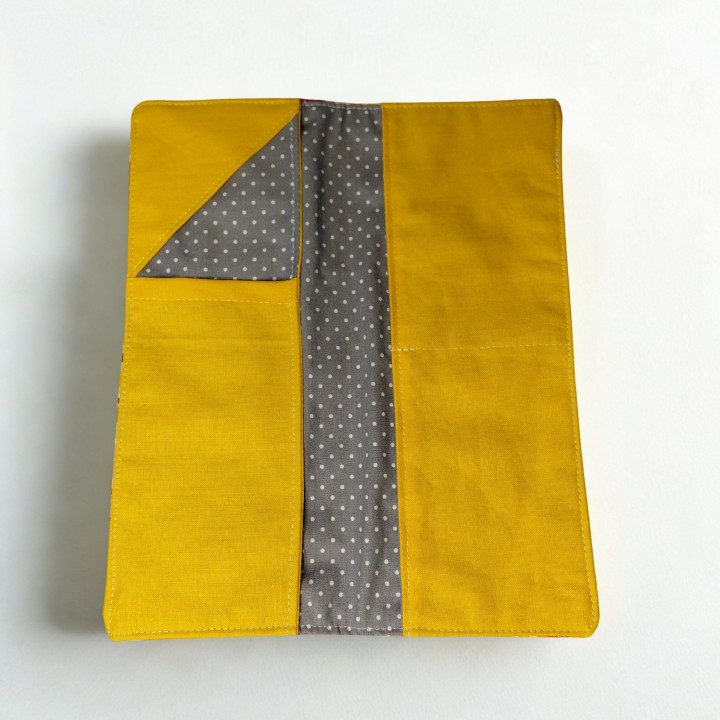 Etui Salle de Bain Bordeau et Jaune